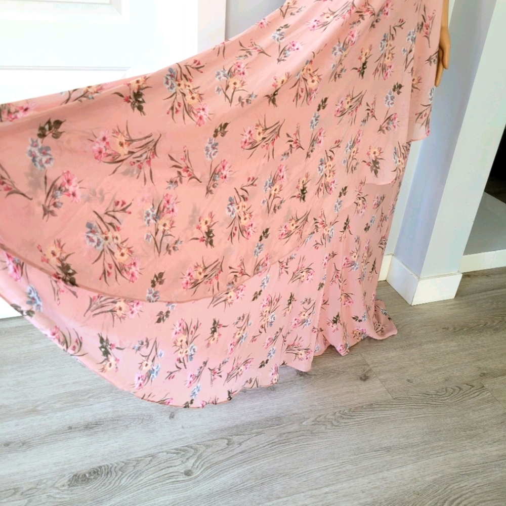 🆕️ Lulu's Pink  Floral Maxi Dress Size Large - Picture 9 of 12